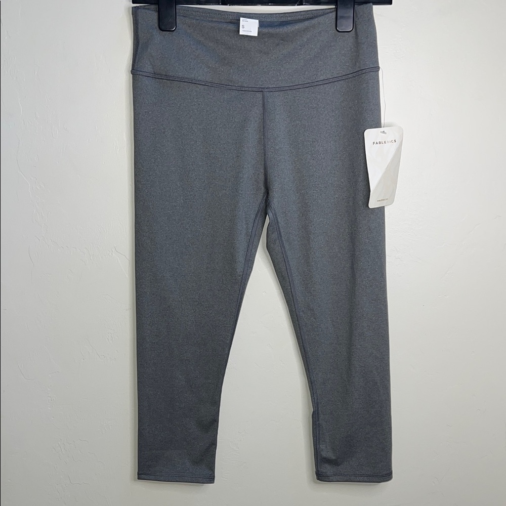Fabletics Gray Leggings small capri length